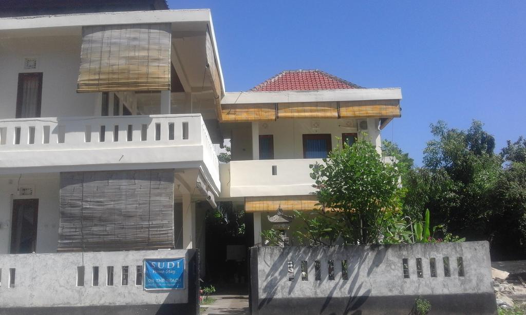 Sudi Homestay アメッド エクステリア 写真